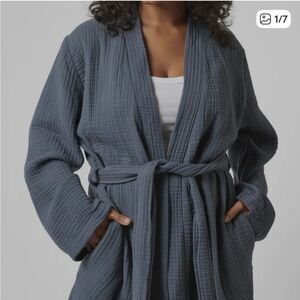 Parachute 100% Cotton Waffle Unisex Textured Bath Robe in “Dusk” Size Large